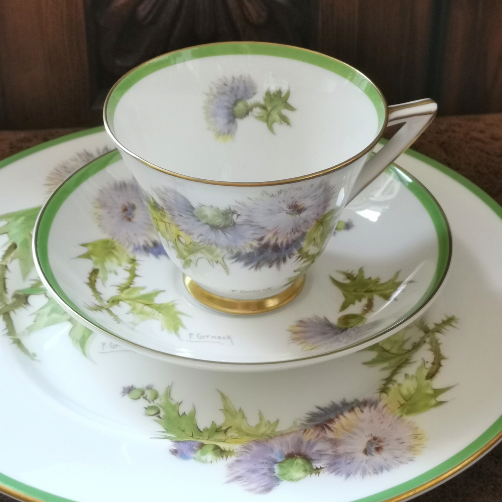 Royal Doulton Green and White Thistle Dinnerware Set - Picture 4 of 6